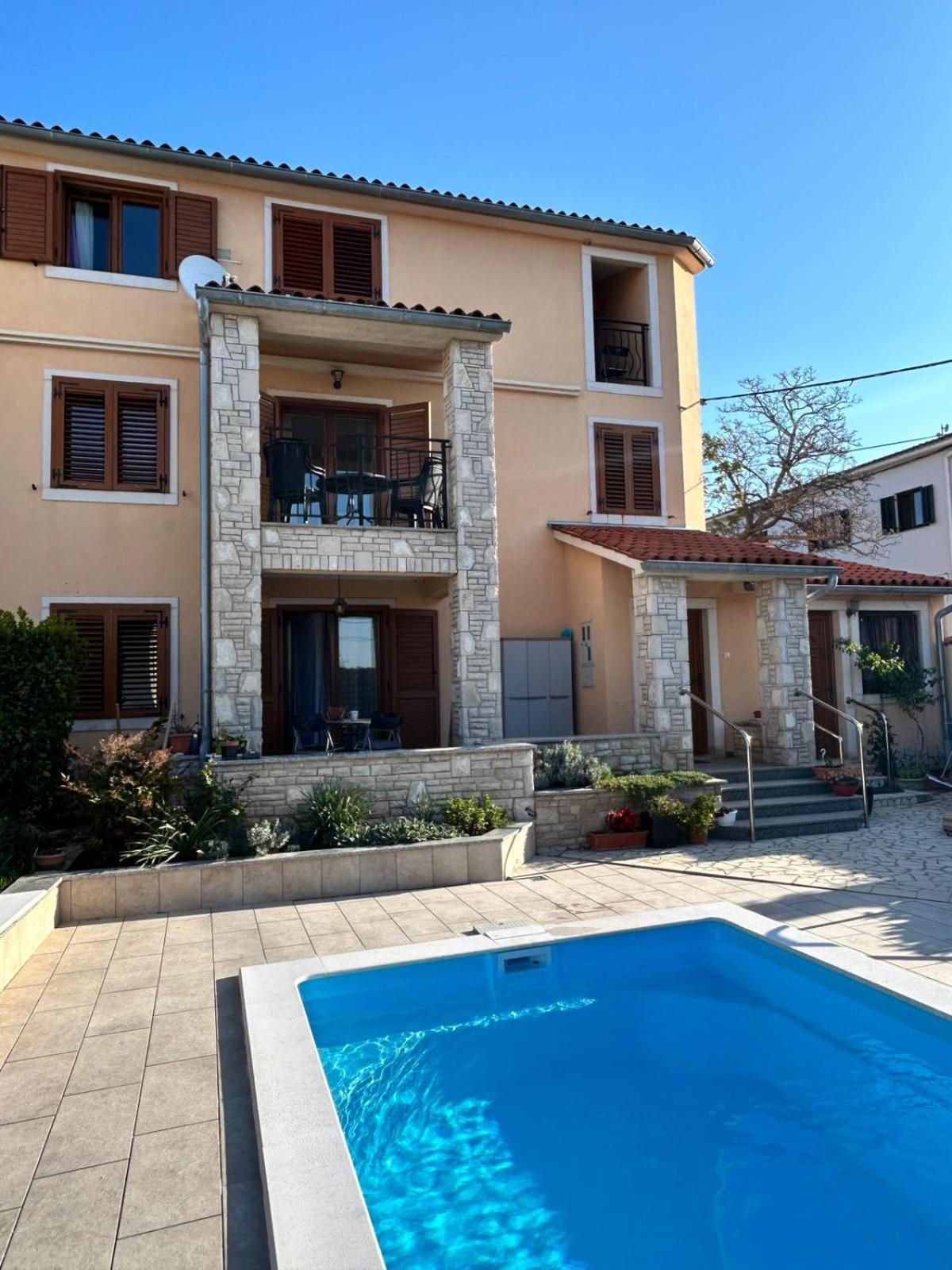 Villa Krasa Sea View Apartmants With Pool Ližnjan エクステリア 写真