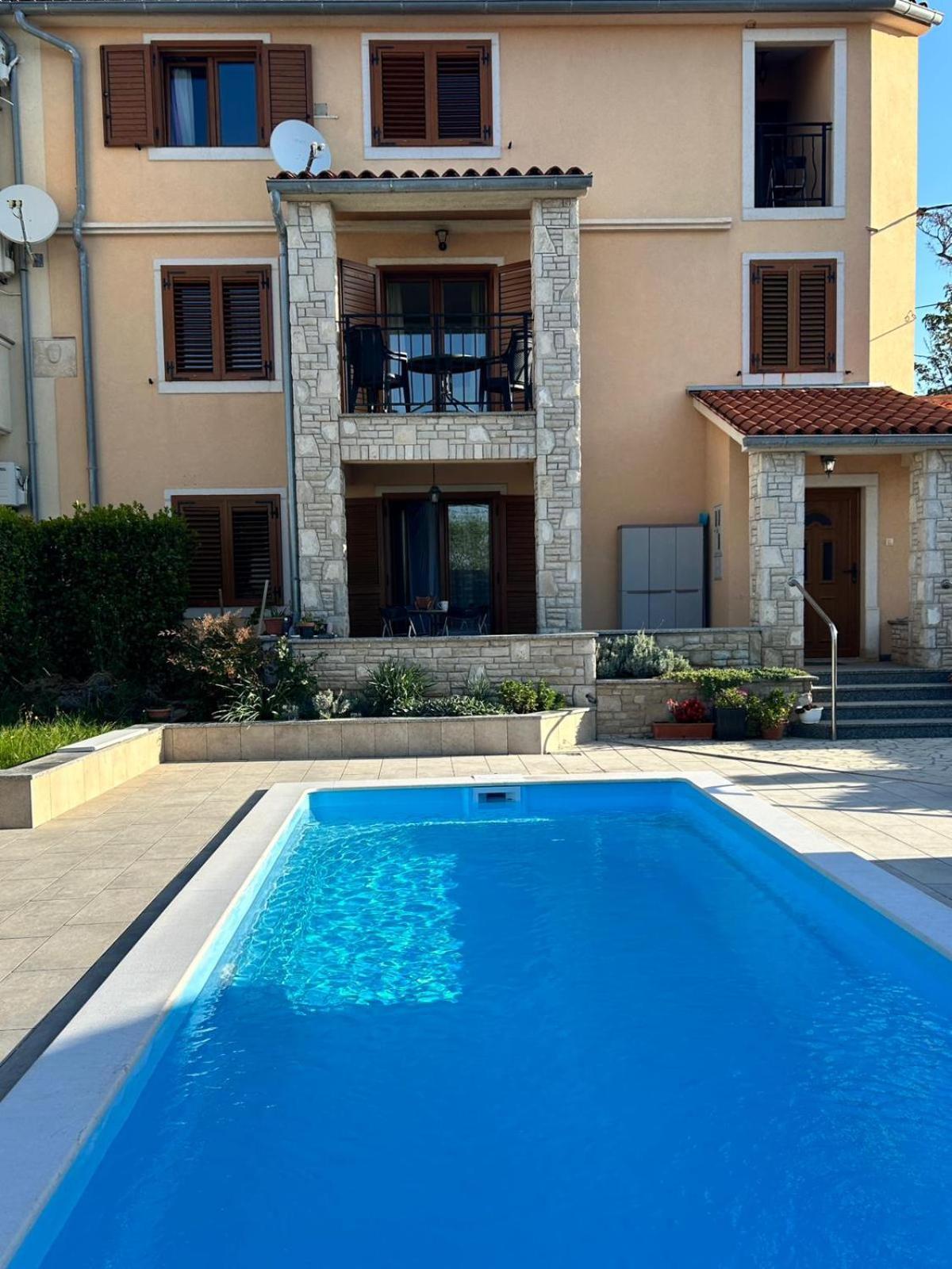 Villa Krasa Sea View Apartmants With Pool Ližnjan エクステリア 写真