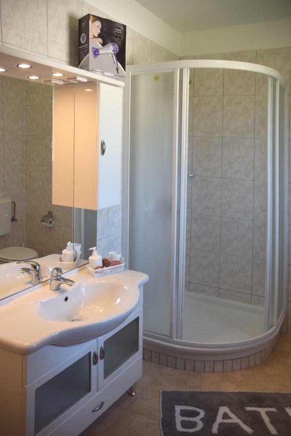 Villa Krasa Sea View Apartmants With Pool Ližnjan エクステリア 写真